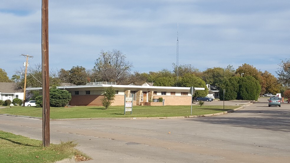 801-809 NW Pershing Dr, Lawton, OK à vendre - Photo du bâtiment - Image 1 de 39