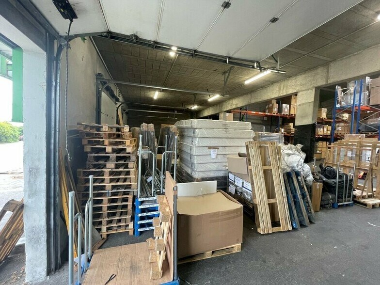 Flex in Genas for lease - Interior Photo - Image 2 of 12