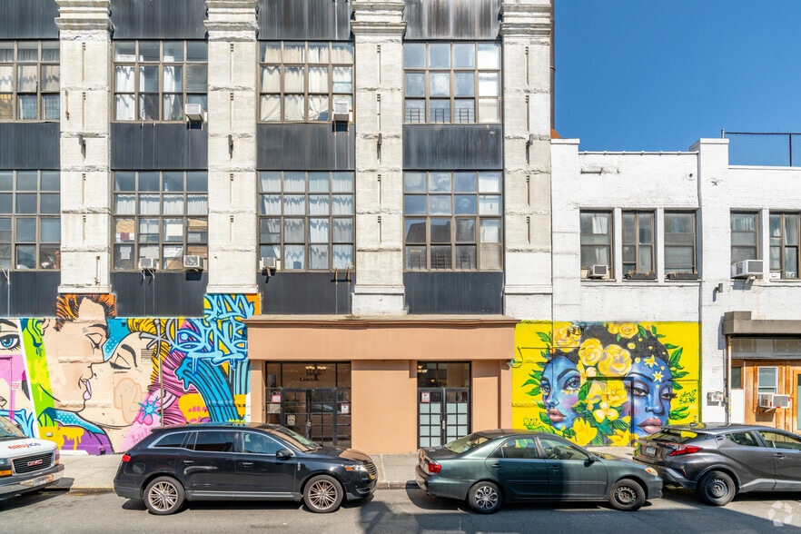 15 Lawton St, Brooklyn, NY for lease - Building Photo - Image 2 of 5