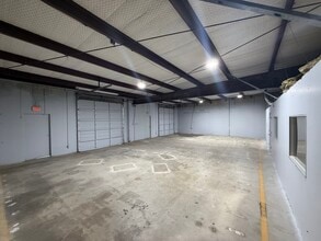 2100 S Great Southwest Pky, Grand Prairie, TX for lease Interior Photo- Image 2 of 4