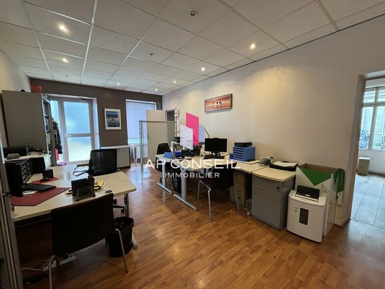 Office/Retail in Versailles for lease - Interior Photo - Image 3 of 4