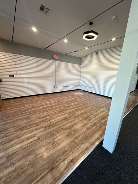 202 Merrick Rd, Rockville Centre, NY à louer - Photo intérieure - Image 2 de 25