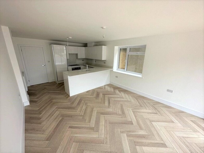 34-38 Spa Rd, Hockley for sale - Interior Photo - Image 3 of 7