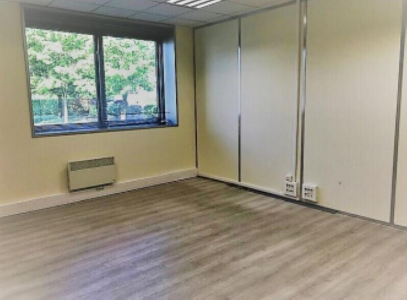 Bureau dans Nanterre à louer - Photo intérieure - Image 2 de 8