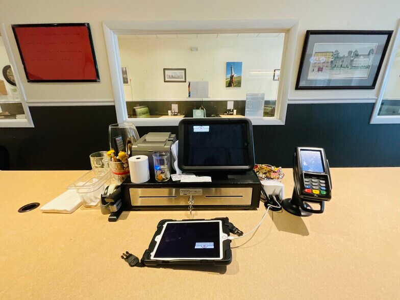 439 Pittsfield Rd, Lenox, MA à vendre - Photo du bâtiment - Image 3 de 38