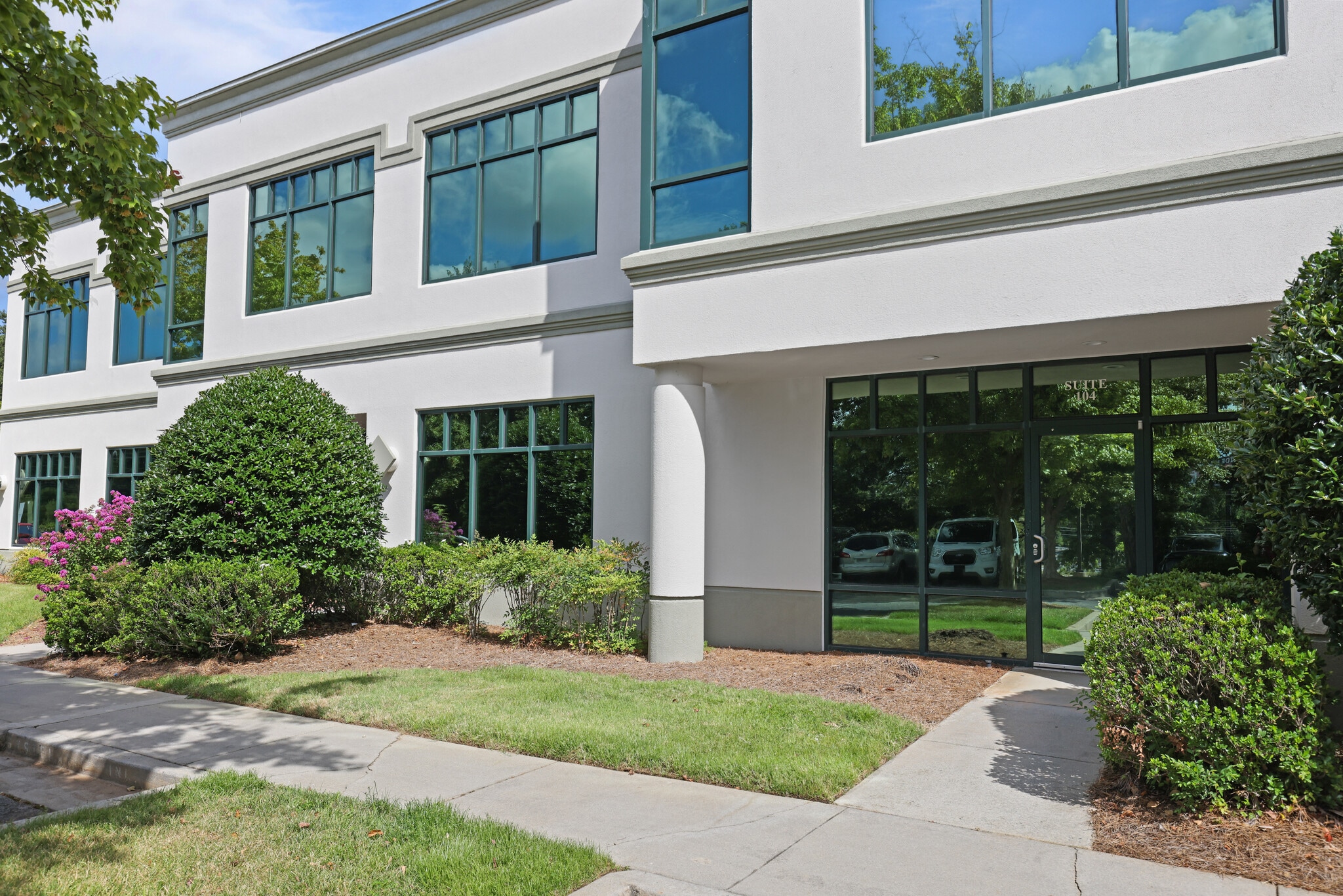 1690 Roberts Blvd, Kennesaw, GA for lease Building Photo- Image 1 of 9