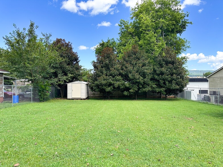 116 Oakwood Ave NW, Huntsville, AL for sale - Building Photo - Image 2 of 5