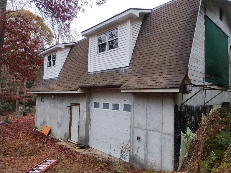 82 Pendleton Hill Rd, Voluntown, CT for sale - Building Photo - Image 2 of 2