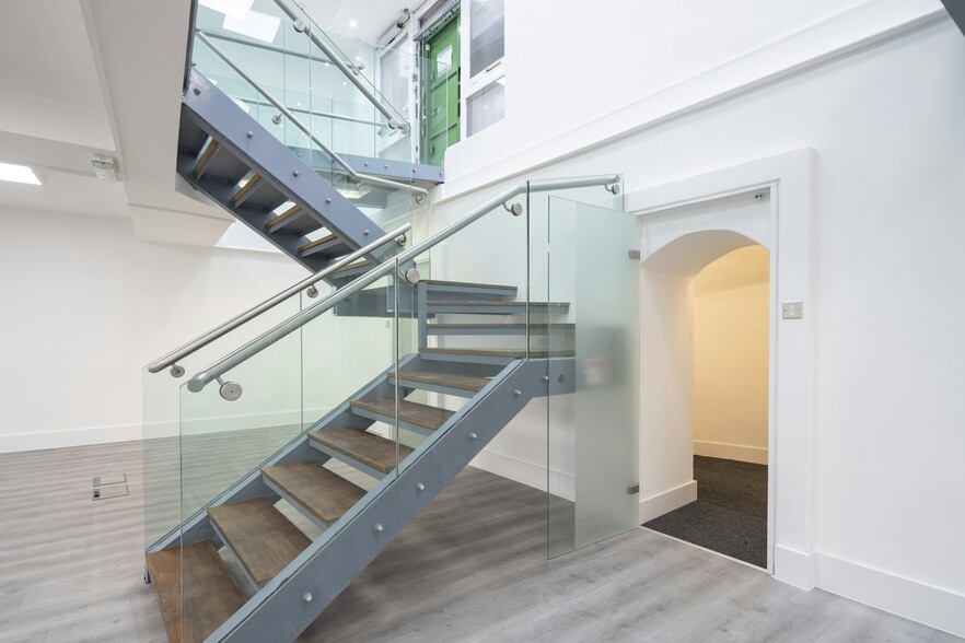 58 Farringdon Rd, London for sale - Building Photo - Image 2 of 5