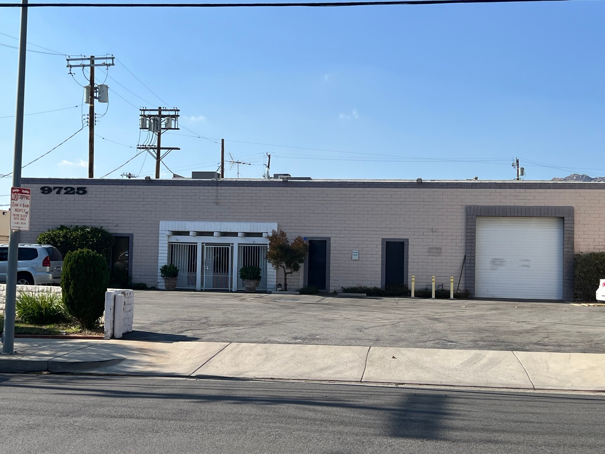 9725 Owensmouth Ave, Chatsworth, CA for lease Building Photo- Image 1 of 12