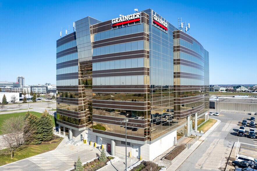 123 Commerce Valley Dr E, Markham, ON à louer - Photo du bâtiment - Image 3 de 7