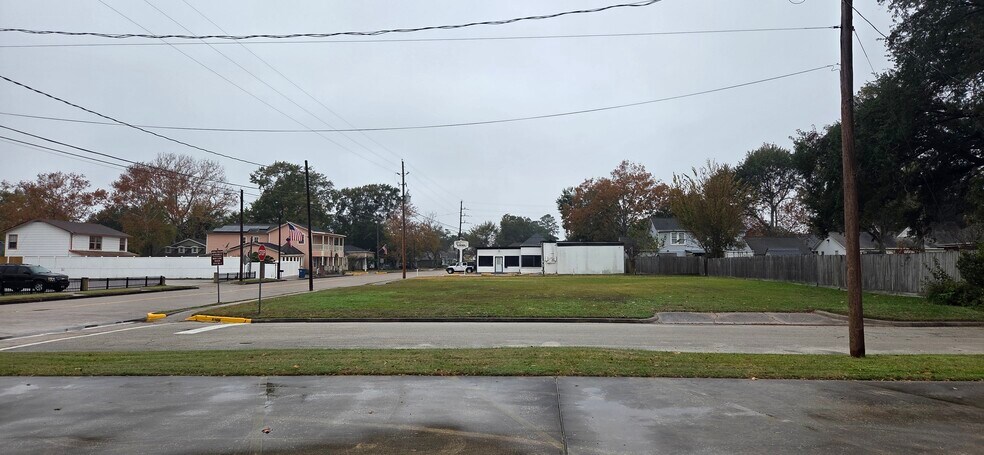 711 Main st, Humble, TX à vendre - Photo principale - Image 1 de 6