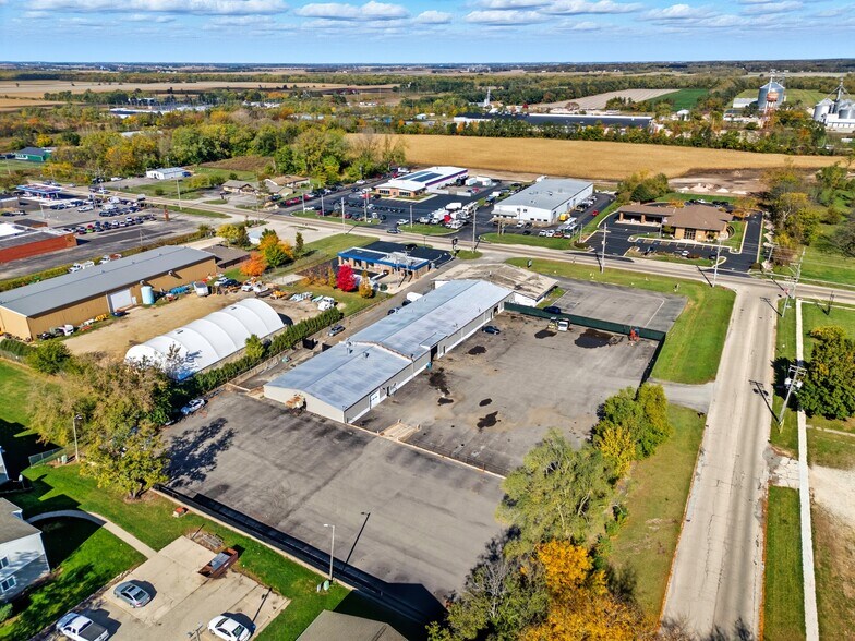 801 W Grant Hwy, Marengo, IL for lease - Building Photo - Image 2 of 46