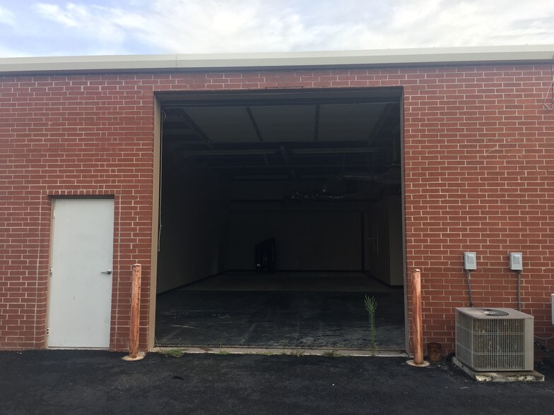 1401 Fretz Dr, Edmond, OK for sale - Building Photo - Image 2 of 10