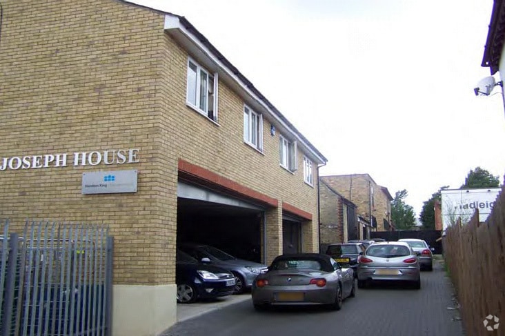 2C Florence Ave, Enfield for lease Primary Photo- Image 1 of 4