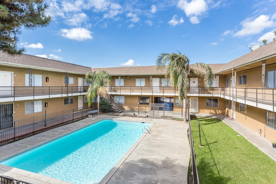 3143 S H St, Bakersfield, CA for sale - Building Photo - Image 3 of 9