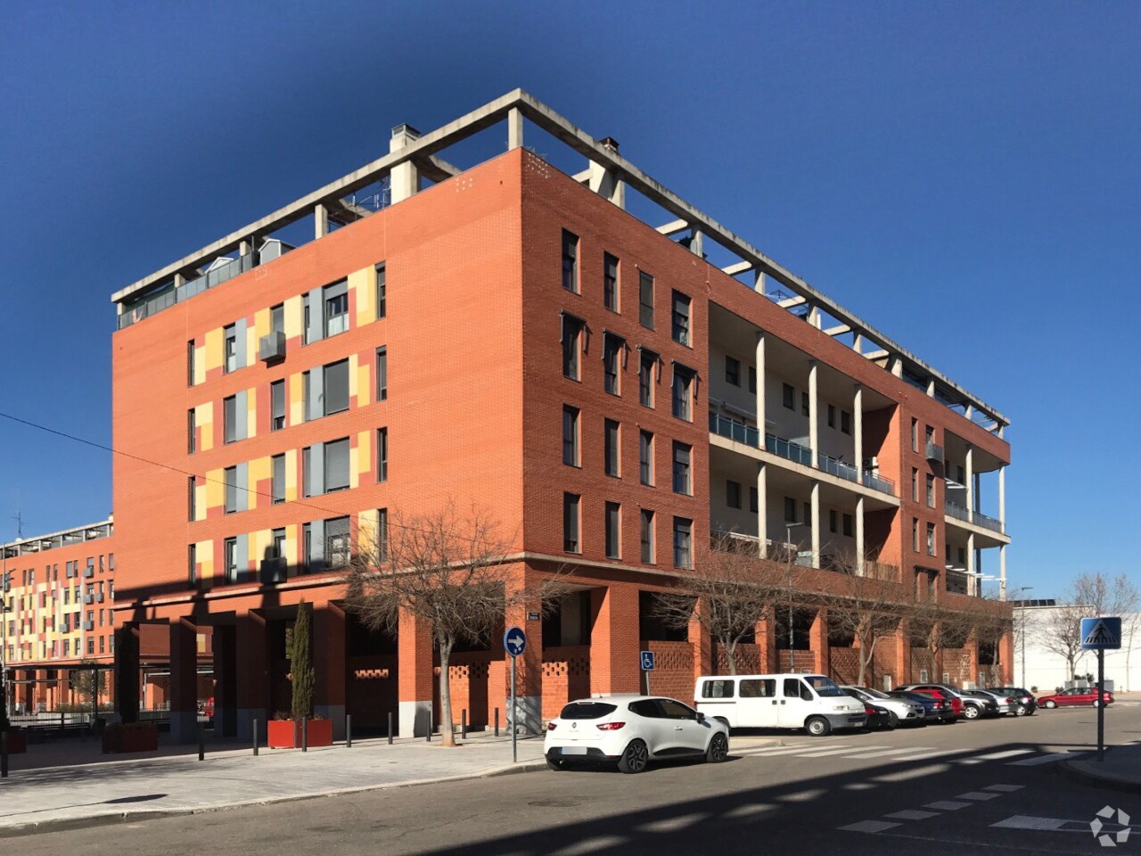 Commerce de détail dans Azuqueca de Henares, Guadalajara à louer Photo principale- Image 1 de 3