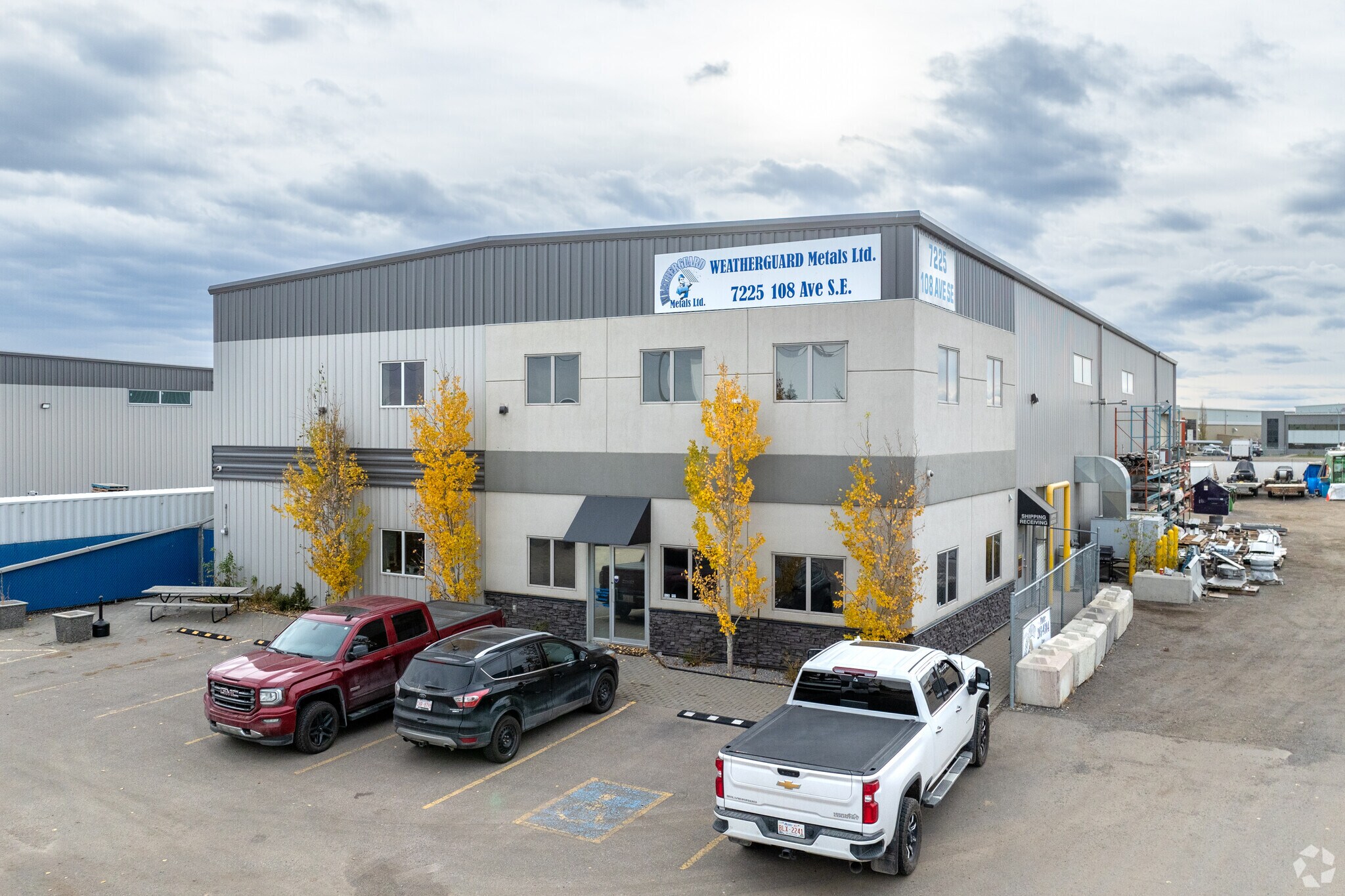 7225 108th Ave SE, Calgary, AB for sale Primary Photo- Image 1 of 1