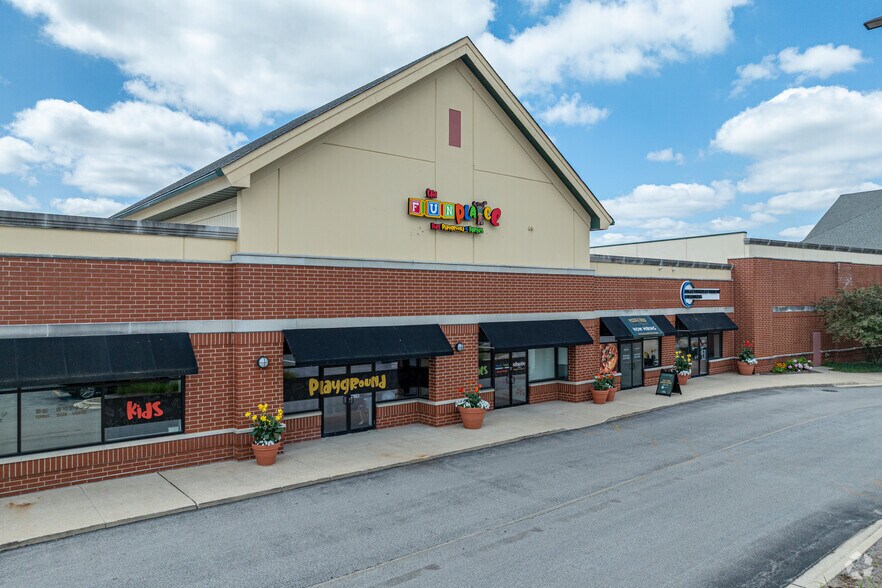 2764 Aurora Ave, Naperville, IL à louer - Photo du bâtiment - Image 2 de 21