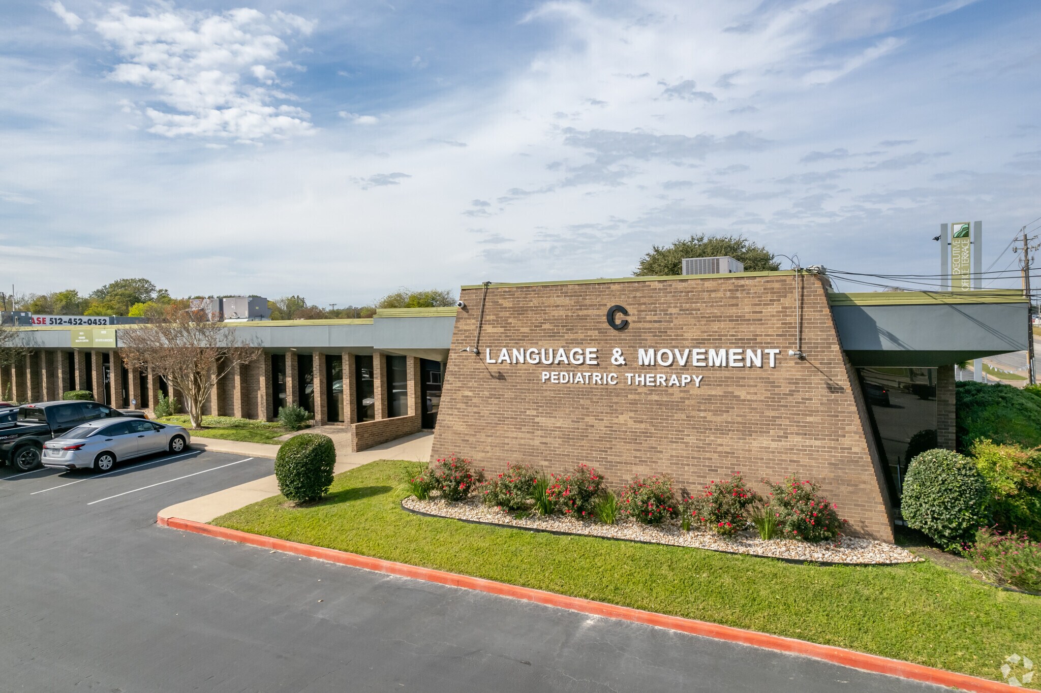 111 W Anderson Ln, Austin, TX à louer Photo du bâtiment- Image 1 de 12
