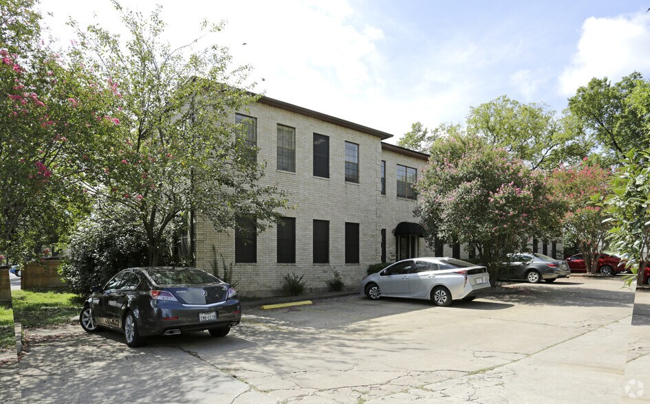 1823 Fort View Rd, Austin, TX for lease - Building Photo - Image 2 of 15