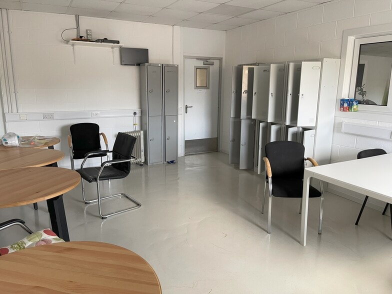 2 Tair Ffynnon, Whitland for lease - Building Photo - Image 2 of 10