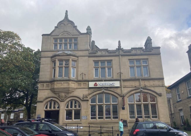 Norfolk Sq, Glossop for lease - Primary Photo - Image 1 of 1