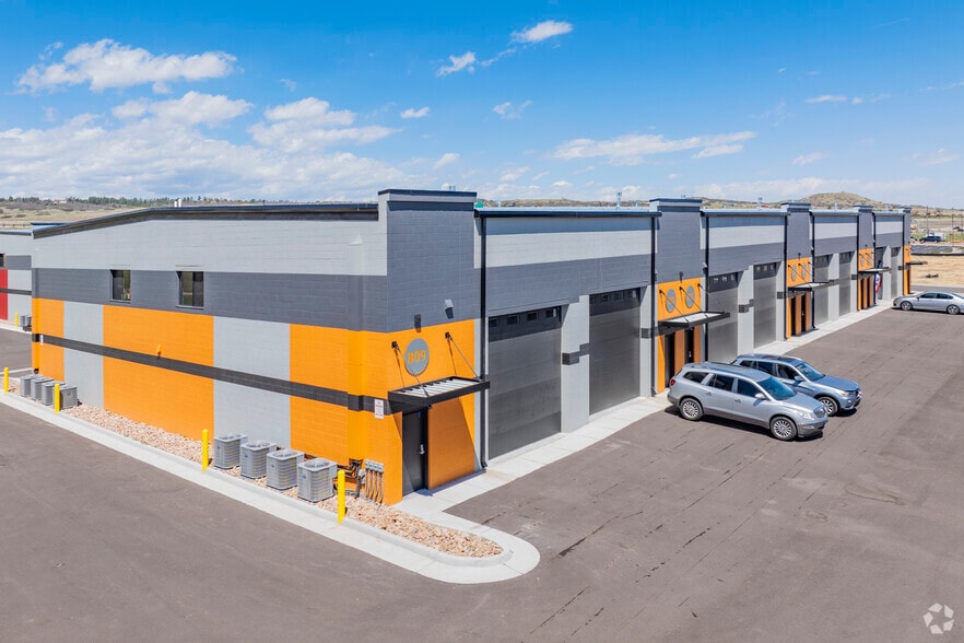 Pre-Leased Investment Units Castle Rock portefeuille de 7 propriétés à vendre sur LoopNet.ca - Photo principale - Image 2 de 4