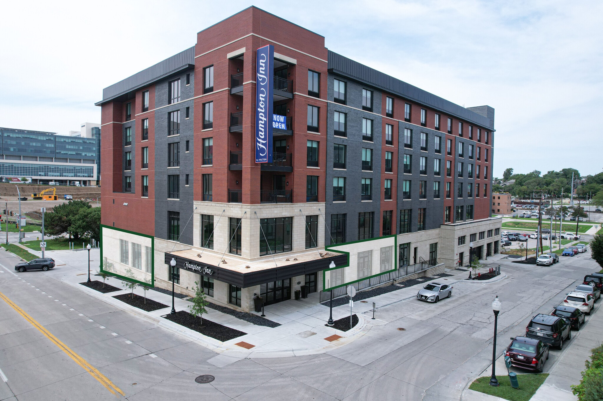 4401 Douglas St, Omaha, NE for lease Primary Photo- Image 1 of 5