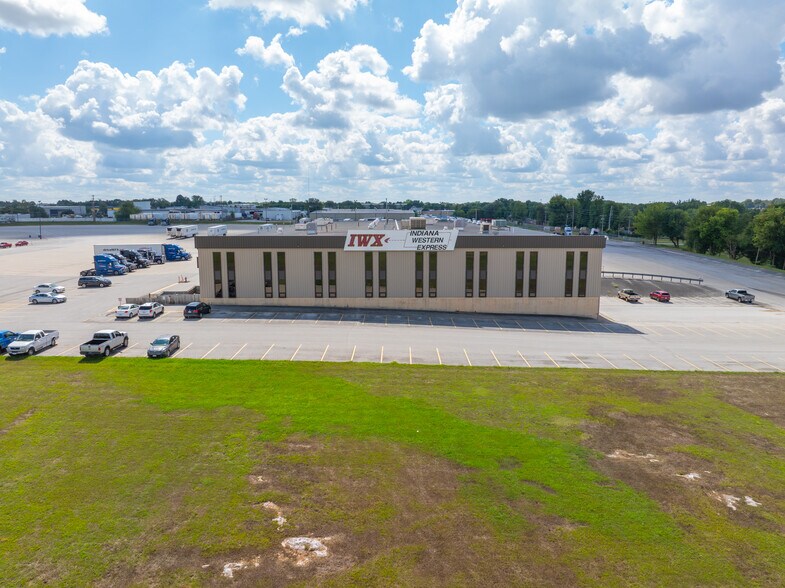 2813 N Neergard Ave, Springfield, MO à vendre - Photo du bâtiment - Image 3 de 42