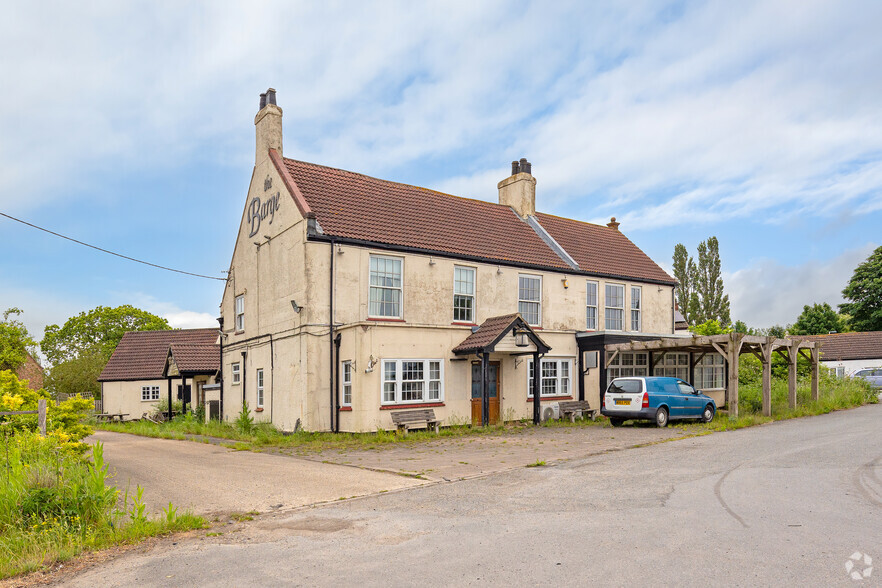 Swineshead Bridge, Swineshead for sale - Building Photo - Image 2 of 2