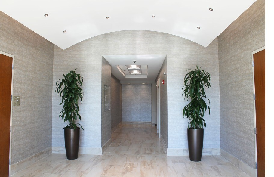 5734 Trinity Rd, Raleigh, NC à louer - Photo du bâtiment - Image 3 de 6