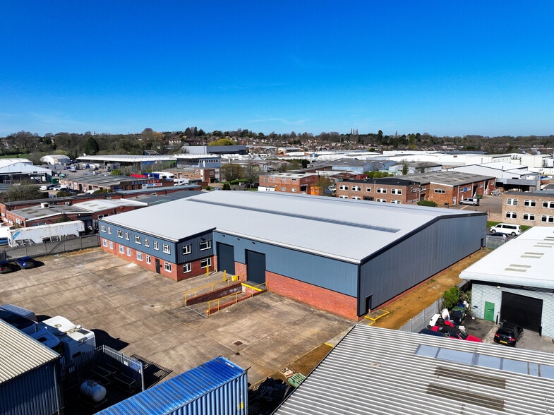 Borough Road, Buckingham Road Industrial Estate, Brackley for lease - Building Photo - Image 3 of 4
