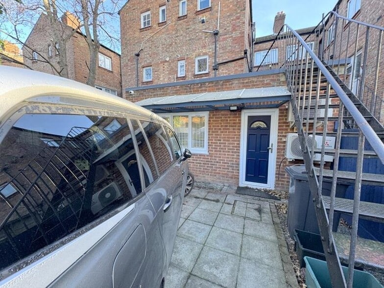 146 South Ealing Rd, London for sale - Building Photo - Image 3 of 8