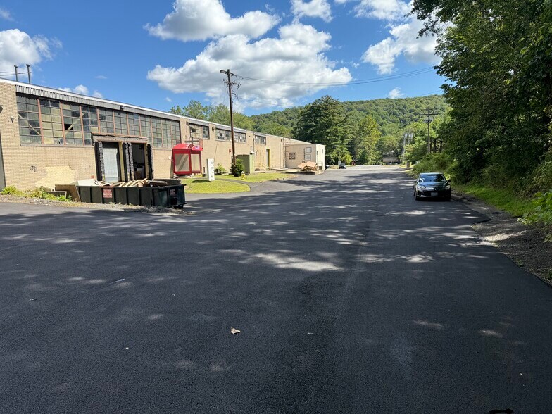 524 Route 303, Orangeburg, NY à vendre - Photo du bâtiment - Image 3 de 21