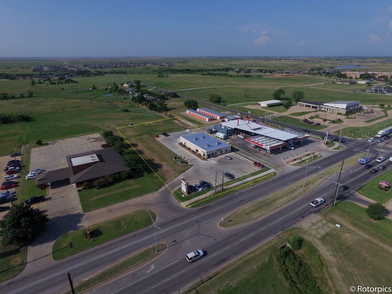 5004 SW Lee Blvd, Lawton, OK for lease - Building Photo - Image 2 of 2