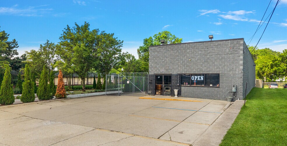 26201 Dequindre Rd, Madison Heights, MI à vendre - Photo principale - Image 1 de 7
