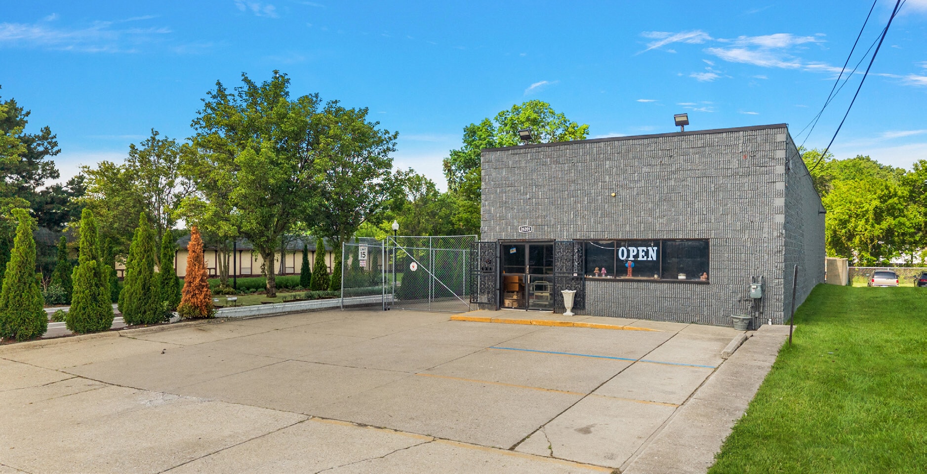 26201 Dequindre Rd, Madison Heights, MI for sale Primary Photo- Image 1 of 8