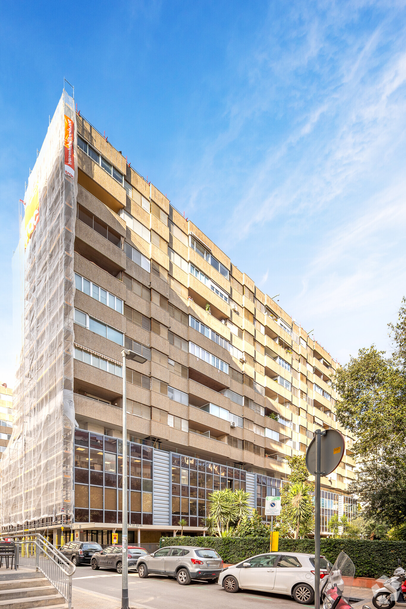 Travessera De Les Corts, Barcelona, Barcelona for lease Primary Photo- Image 1 of 5