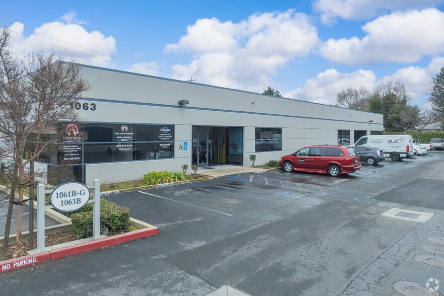 1063 Serpentine Ln, Pleasanton, CA for lease - Primary Photo - Image 1 of 10