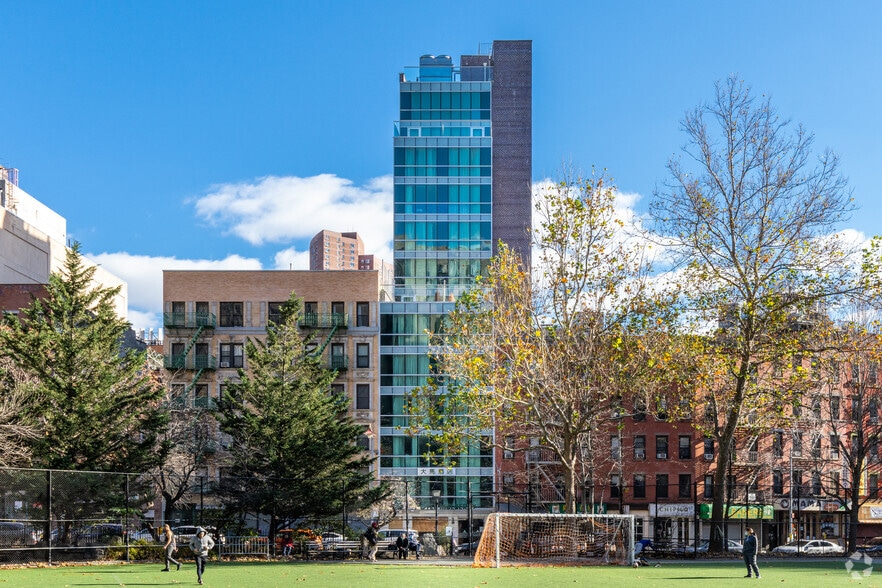 52 Mulberry St, New York, NY for sale - Building Photo - Image 2 of 13