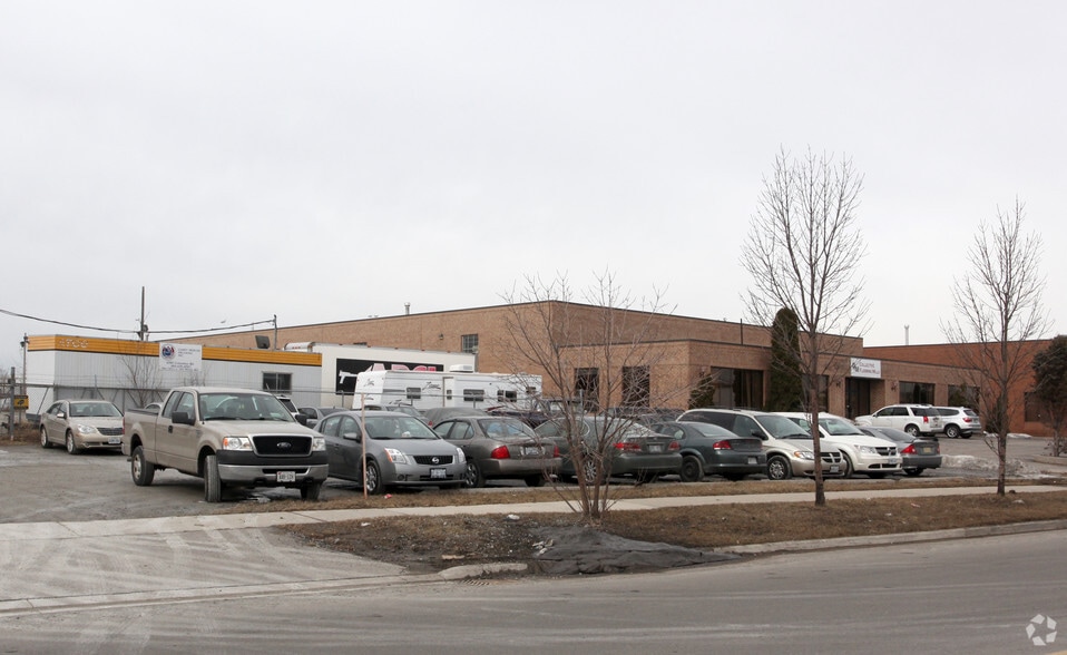 6750 Columbus Rd, Mississauga, ON à vendre - Photo du bâtiment - Image 2 de 2