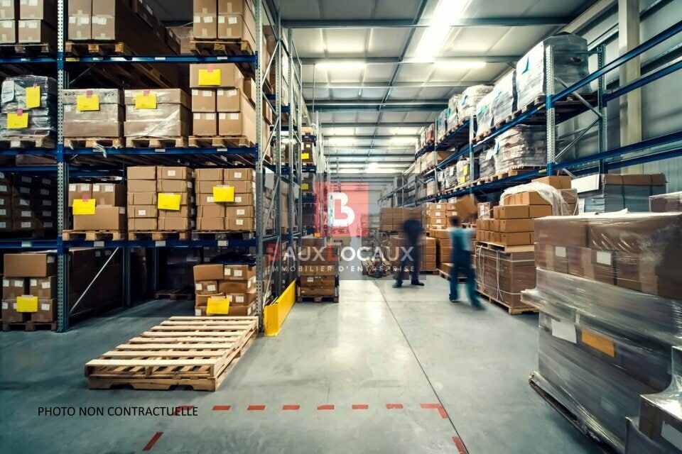 Industrial in Salon-de-Provence for lease Interior Photo- Image 1 of 4