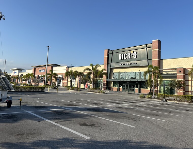 6901 22nd St N, Saint Petersburg, FL for lease - Building Photo - Image 3 of 6