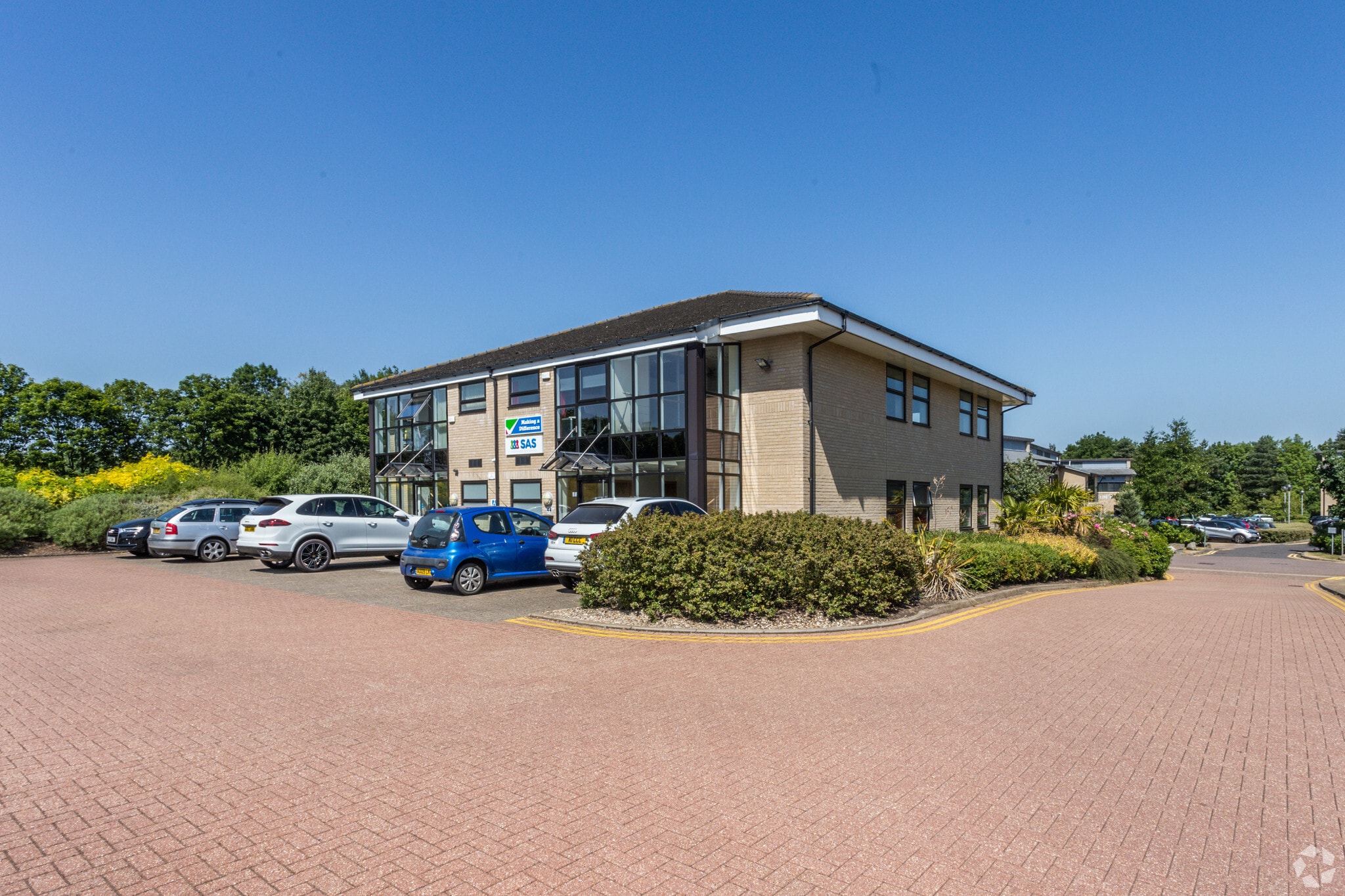 43-44 Commerce Rd, Peterborough à louer Photo principale- Image 1 de 7