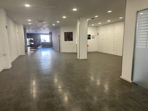 Retail in Getafe, Madrid for lease Interior Photo- Image 2 of 9