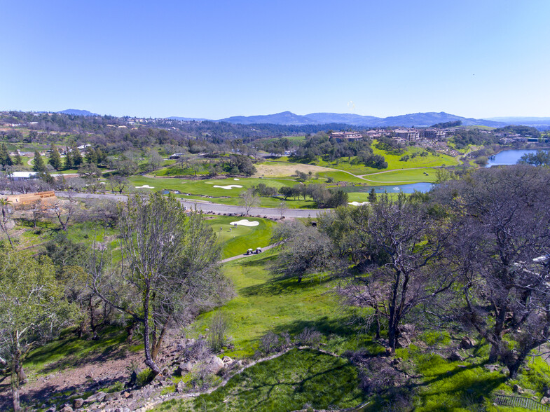 3764 Skyfarm Dr, Santa Rosa, CA for sale - Building Photo - Image 2 of 11