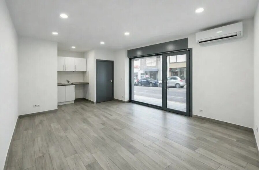 Retail in Les Angles for sale - Interior Photo - Image 2 of 3