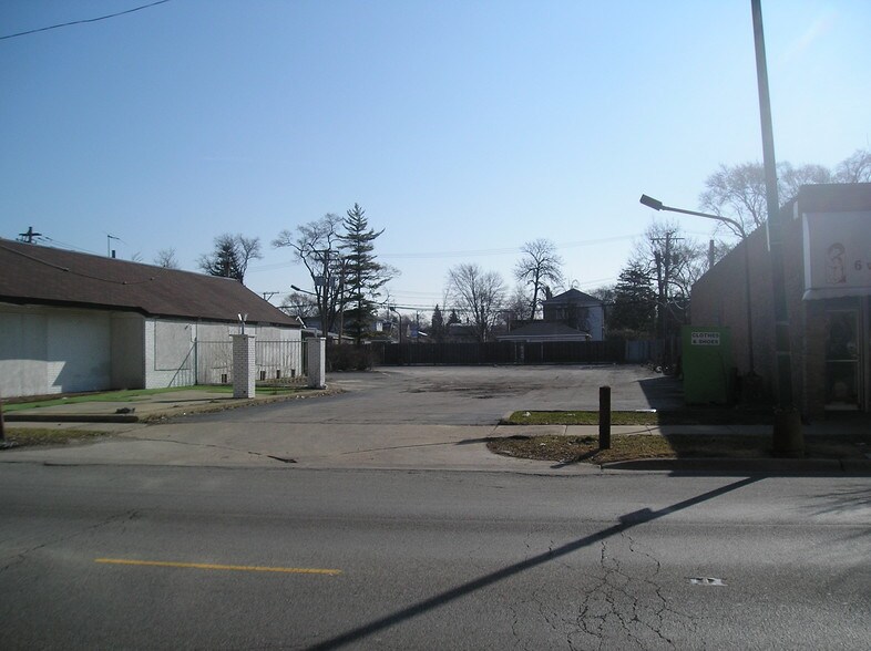 1933 N Harlem Ave, Chicago, IL à vendre - Photo du bâtiment - Image 2 de 4