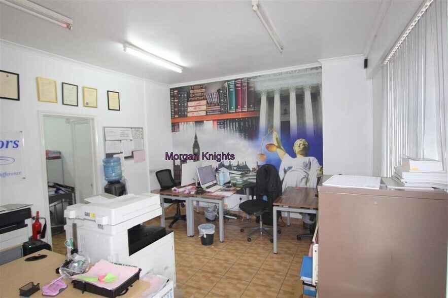 20 Colvin Rd, Londres à vendre - Photo du bâtiment - Image 2 de 13